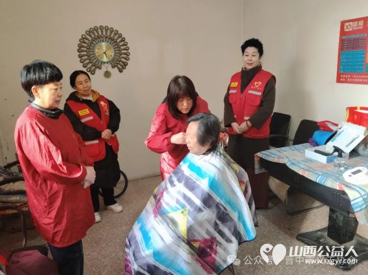 晋中市义工协会参加 3.5学雷锋树新风 主题志愿服务会后现场开展学雷锋志愿服务活动 - 第8张