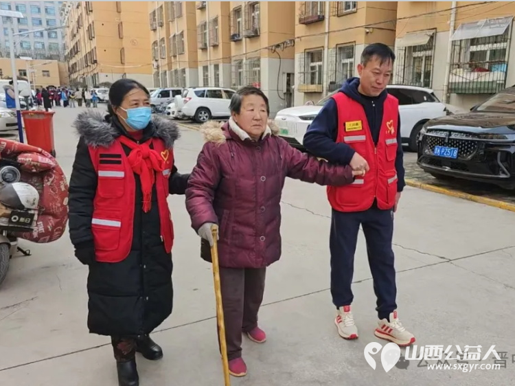 晋中市义工协会参加 3.5学雷锋树新风 主题志愿服务会后现场开展学雷锋志愿服务活动 - 第7张