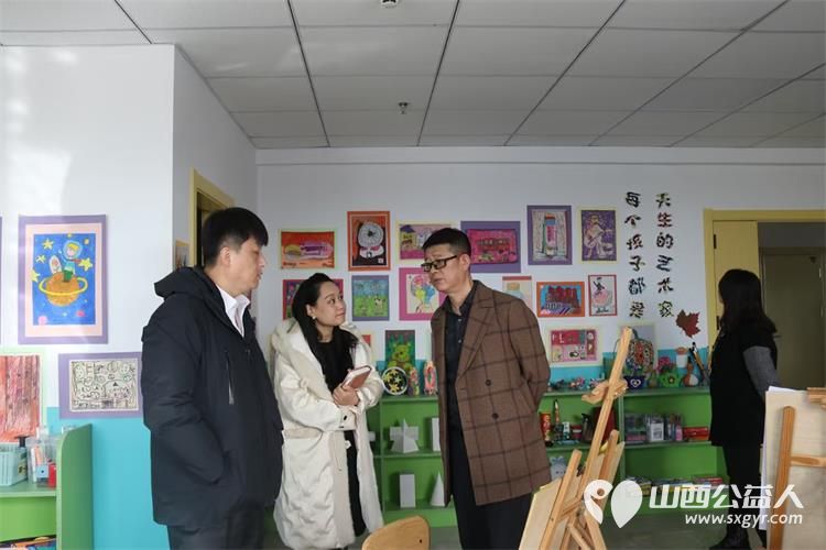 环球双雄公司邀请专业艺术家来太原市灵星孤独症中心进行指导帮助孩子们提升艺术技能关注孤独症群体 - 第6张 - 山西公益人 环球双雄公司邀请专业艺术家来太原市灵星孤独症中心进行指导帮助孩子们提升艺术技能关注孤独症群体 - 第6张