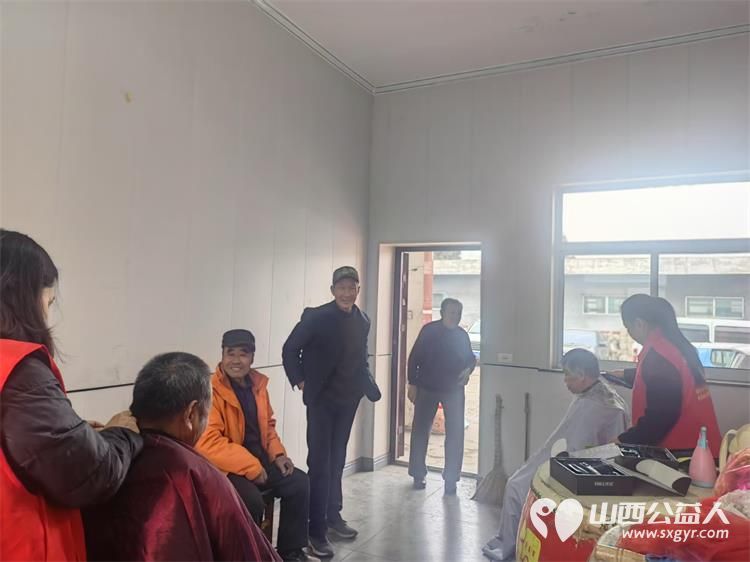 介休市敬老协会敬老助老活动3月1日走进洪山镇崇贤村为老人们理发义诊 - 第11张 - 山西公益人 介休市敬老协会敬老助老活动3月1日走进洪山镇崇贤村为老人们理发义诊 - 第11张