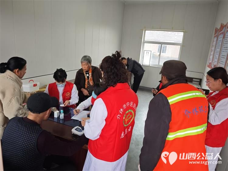介休市敬老协会敬老助老活动3月1日走进洪山镇崇贤村为老人们理发义诊 - 第15张 - 山西公益人 介休市敬老协会敬老助老活动3月1日走进洪山镇崇贤村为老人们理发义诊 - 第15张