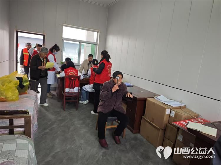 介休市敬老协会敬老助老活动3月1日走进洪山镇崇贤村为老人们理发义诊 - 第20张 - 山西公益人 介休市敬老协会敬老助老活动3月1日走进洪山镇崇贤村为老人们理发义诊 - 第20张