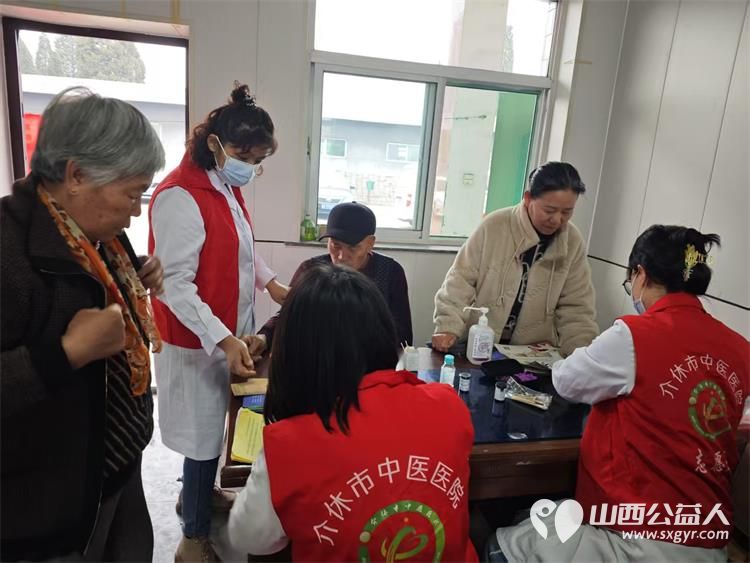 介休市敬老协会敬老助老活动3月1日走进洪山镇崇贤村为老人们理发义诊 - 第14张 - 山西公益人 介休市敬老协会敬老助老活动3月1日走进洪山镇崇贤村为老人们理发义诊 - 第14张