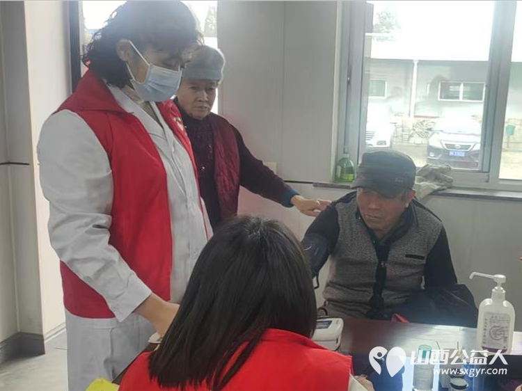 介休市敬老协会敬老助老活动3月1日走进洪山镇崇贤村为老人们理发义诊 - 第12张 - 山西公益人 介休市敬老协会敬老助老活动3月1日走进洪山镇崇贤村为老人们理发义诊 - 第12张