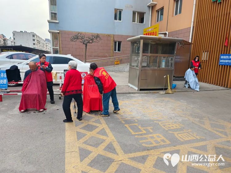 健康活动暖人心 3月12日介休市敬老协会志愿者走进北坛街道介公东路安康嘉苑幸福养老社区为老人们爱心理发、义诊 - 第5张 - 山西公益人 健康活动暖人心 3月12日介休市敬老协会志愿者走进北坛街道介公东路安康嘉苑幸福养老社区为老人们爱心理发、义诊 - 第5张