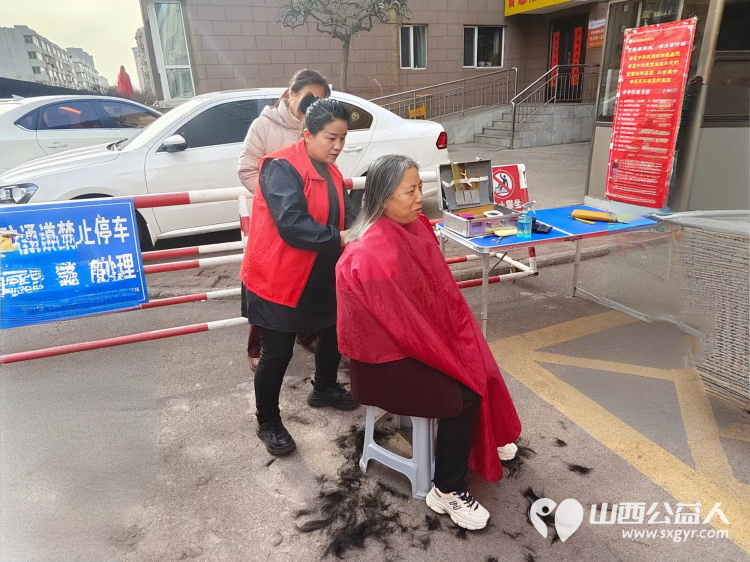 健康活动暖人心 3月12日介休市敬老协会志愿者走进北坛街道介公东路安康嘉苑幸福养老社区为老人们爱心理发、义诊 - 第9张 - 山西公益人 健康活动暖人心 3月12日介休市敬老协会志愿者走进北坛街道介公东路安康嘉苑幸福养老社区为老人们爱心理发、义诊 - 第9张
