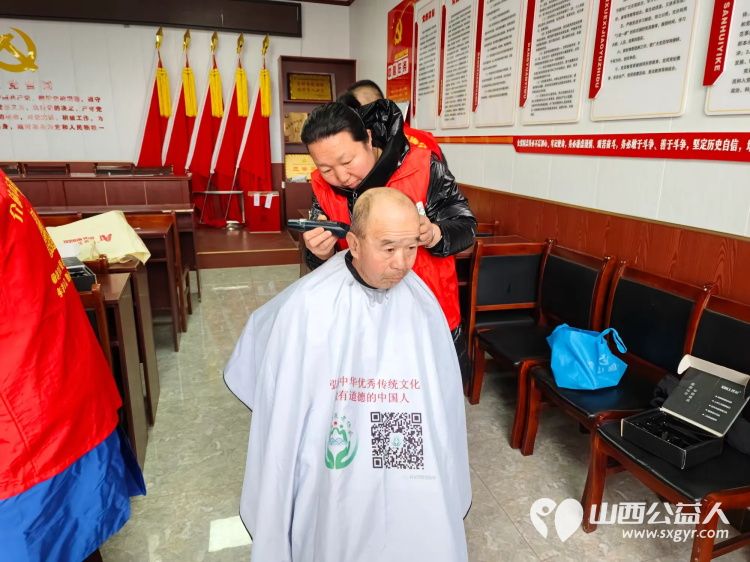 介休市敬老协会敬老助老活动3月15日走进连福镇东湖龙村给村里老人们理发义诊 - 第14张 - 山西公益人 介休市敬老协会敬老助老活动3月15日走进连福镇东湖龙村给村里老人们理发义诊 - 第14张