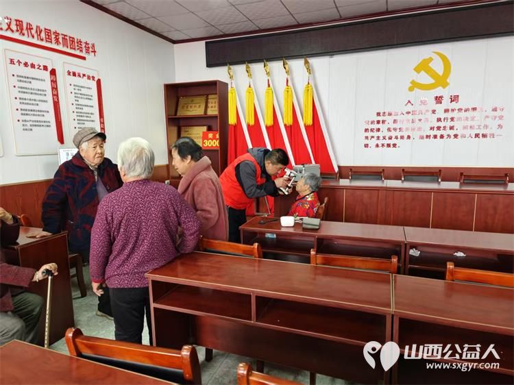 介休市敬老协会敬老助老活动3月15日走进连福镇东湖龙村给村里老人们理发义诊 - 第21张 - 山西公益人 介休市敬老协会敬老助老活动3月15日走进连福镇东湖龙村给村里老人们理发义诊 - 第21张