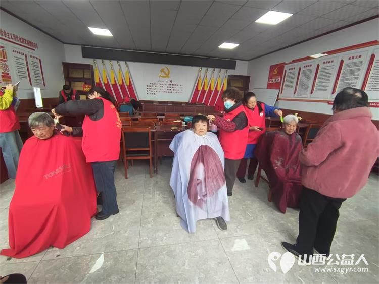 介休市敬老协会敬老助老活动3月15日走进连福镇东湖龙村给村里老人们理发义诊 - 第6张 - 山西公益人 介休市敬老协会敬老助老活动3月15日走进连福镇东湖龙村给村里老人们理发义诊 - 第6张