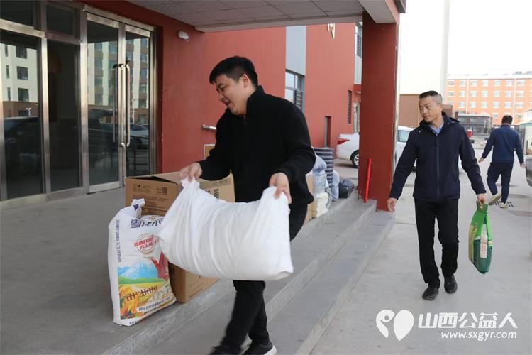 感谢农工党太原市委、山西省气象服务中心走进太原市灵星康复中心为孩子们捐赠米面油等生活物资 - 第4张 - 山西公益人 感谢农工党太原市委、山西省气象服务中心走进太原市灵星康复中心为孩子们捐赠米面油等生活物资 - 第4张