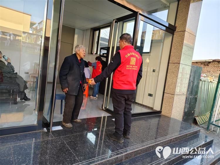 志愿服务进社区健康活动暖人心2025年3月19日介休市敬老协会走进北关街道朝阳路社区为老人们爱心理发、义诊 - 第9张 - 山西公益人 志愿服务进社区健康活动暖人心2025年3月19日介休市敬老协会走进北关街道朝阳路社区为老人们爱心理发、义诊 - 第9张