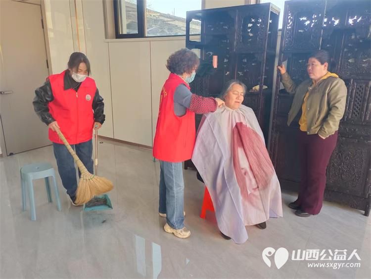志愿服务进社区健康活动暖人心2025年3月19日介休市敬老协会走进北关街道朝阳路社区为老人们爱心理发、义诊 - 第30张 - 山西公益人 志愿服务进社区健康活动暖人心2025年3月19日介休市敬老协会走进北关街道朝阳路社区为老人们爱心理发、义诊 - 第30张
