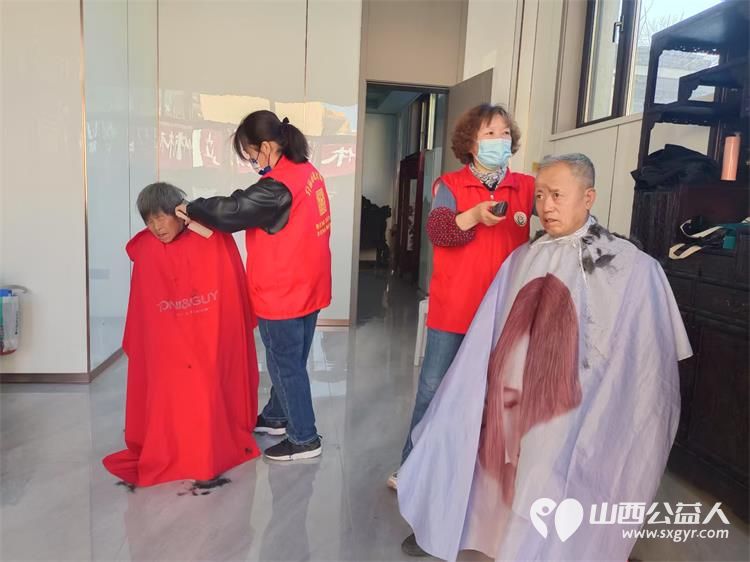 志愿服务进社区健康活动暖人心2025年3月19日介休市敬老协会走进北关街道朝阳路社区为老人们爱心理发、义诊 - 第11张 - 山西公益人 志愿服务进社区健康活动暖人心2025年3月19日介休市敬老协会走进北关街道朝阳路社区为老人们爱心理发、义诊 - 第11张