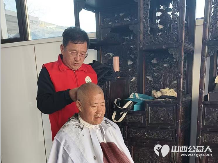 志愿服务进社区健康活动暖人心2025年3月19日介休市敬老协会走进北关街道朝阳路社区为老人们爱心理发、义诊 - 第16张 - 山西公益人 志愿服务进社区健康活动暖人心2025年3月19日介休市敬老协会走进北关街道朝阳路社区为老人们爱心理发、义诊 - 第16张