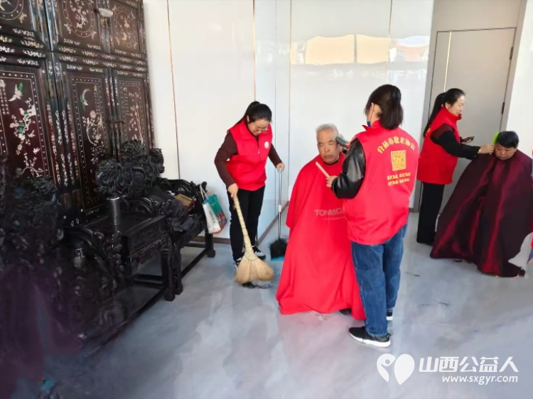 志愿服务进社区健康活动暖人心2025年3月19日介休市敬老协会走进北关街道朝阳路社区为老人们爱心理发、义诊 - 第17张 - 山西公益人 志愿服务进社区健康活动暖人心2025年3月19日介休市敬老协会走进北关街道朝阳路社区为老人们爱心理发、义诊 - 第17张
