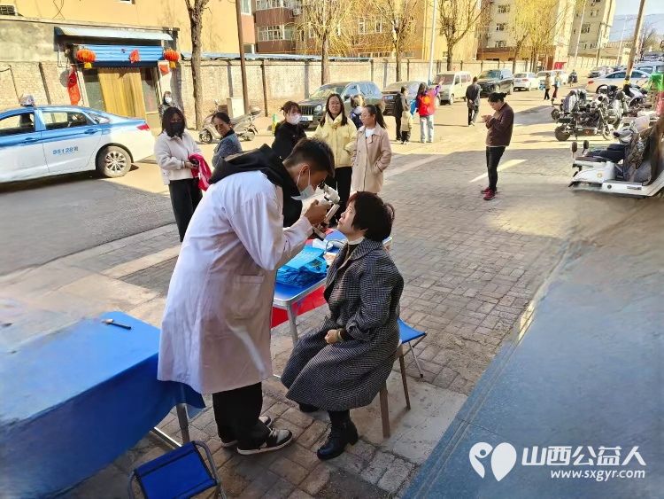志愿服务进社区健康活动暖人心2025年3月19日介休市敬老协会走进北关街道朝阳路社区为老人们爱心理发、义诊 - 第35张 - 山西公益人 志愿服务进社区健康活动暖人心2025年3月19日介休市敬老协会走进北关街道朝阳路社区为老人们爱心理发、义诊 - 第35张