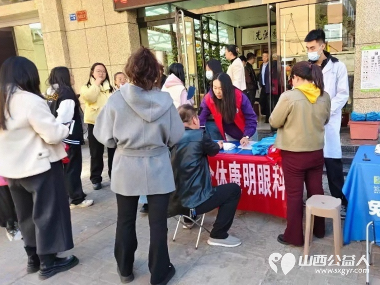 志愿服务进社区健康活动暖人心2025年3月19日介休市敬老协会走进北关街道朝阳路社区为老人们爱心理发、义诊 - 第37张 - 山西公益人 志愿服务进社区健康活动暖人心2025年3月19日介休市敬老协会走进北关街道朝阳路社区为老人们爱心理发、义诊 - 第37张