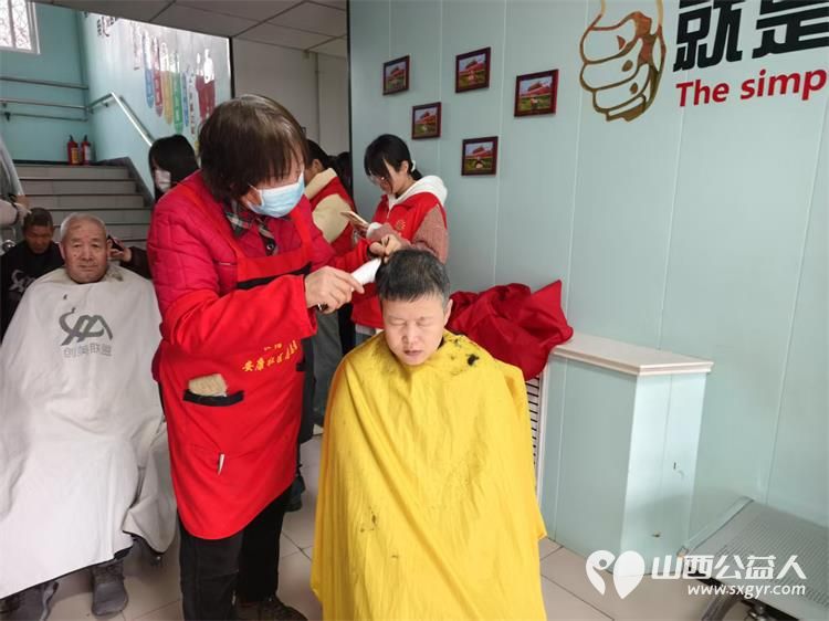 长治市阳光困境儿童帮扶协会志愿者在长治市南山田园敬老院参加学雷锋志愿服务爱心义剪志愿服务 - 第10张