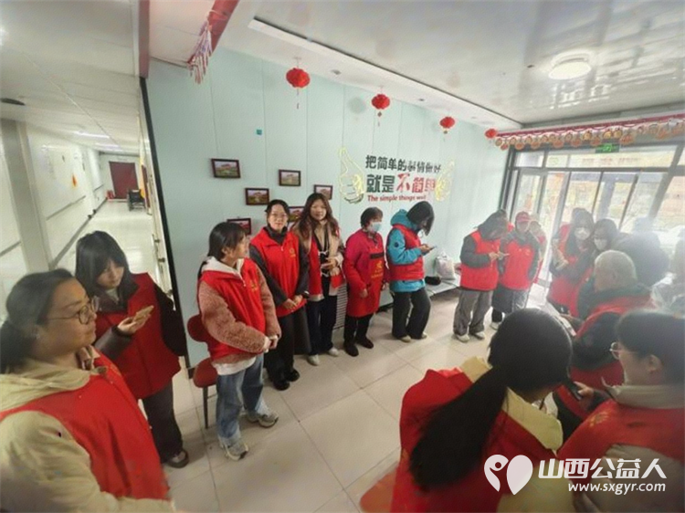 长治市阳光困境儿童帮扶协会志愿者在长治市南山田园敬老院参加学雷锋志愿服务爱心义剪志愿服务 - 第4张