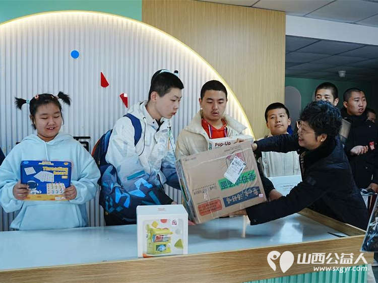 世界自闭症日之际国浩律师(太原)事务所认领了太原市灵星社区服务中心阳曲校区69个孩子的全部心愿 - 第5张 - 山西公益人 世界自闭症日之际国浩律师(太原)事务所认领了太原市灵星社区服务中心阳曲校区69个孩子的全部心愿 - 第5张