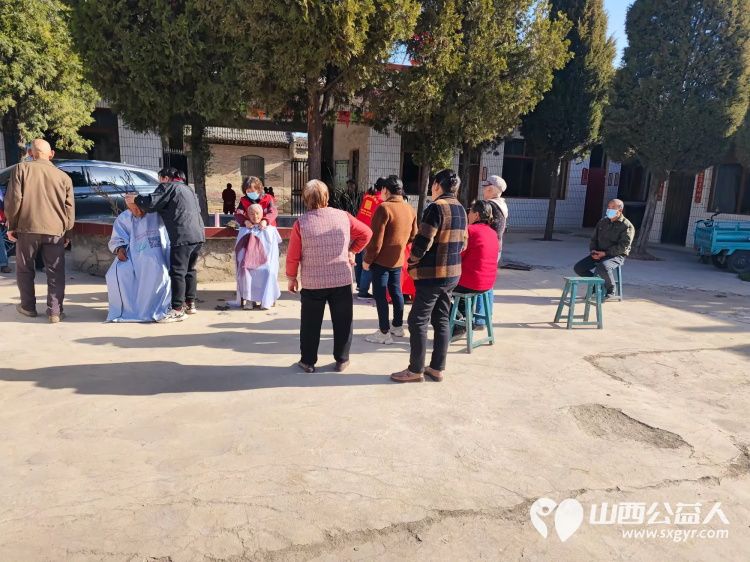 介休市敬老协会敬老助老活动2025年3月22日走进绵山镇大靳村为老人理发义诊 - 第6张 - 山西公益人 介休市敬老协会敬老助老活动2025年3月22日走进绵山镇大靳村为老人理发义诊 - 第6张