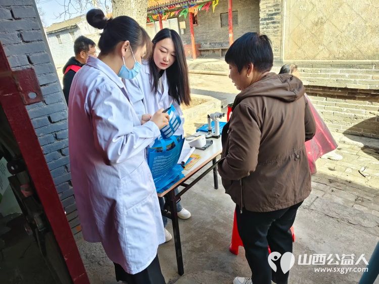 介休市敬老协会2025年3月22日“孝善行”之敬老助老活动在绵山镇小靳村服务老人理发义诊 - 第7张 - 山西公益人 介休市敬老协会2025年3月22日“孝善行”之敬老助老活动在绵山镇小靳村服务老人理发义诊 - 第7张