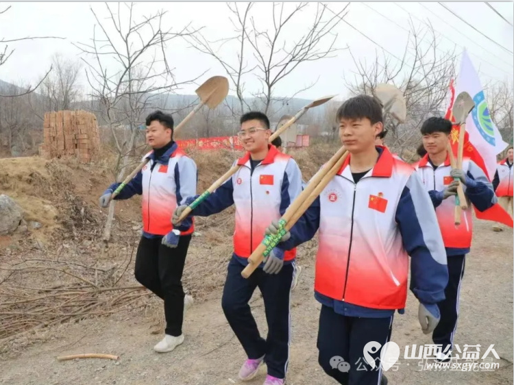 植此青绿共树未来 长治市正能量公益协会联合各公益团队参加春天植树活动 - 第4张 - 山西公益人 植此青绿共树未来 长治市正能量公益协会联合各公益团队参加春天植树活动 - 第4张