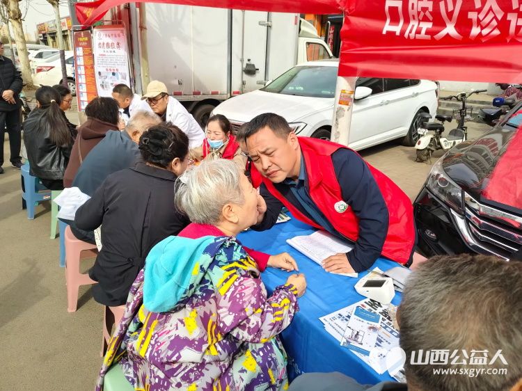 志愿服务进社区健康活动暖人心3月26日介休市敬老协会走进西关街道馨园路社区为老人们爱心理发义诊 - 第29张 - 山西公益人 志愿服务进社区健康活动暖人心3月26日介休市敬老协会走进西关街道馨园路社区为老人们爱心理发义诊 - 第29张