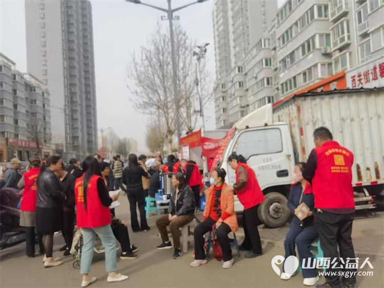 志愿服务进社区健康活动暖人心3月26日介休市敬老协会走进西关街道馨园路社区为老人们爱心理发义诊 - 第32张 - 山西公益人 志愿服务进社区健康活动暖人心3月26日介休市敬老协会走进西关街道馨园路社区为老人们爱心理发义诊 - 第32张