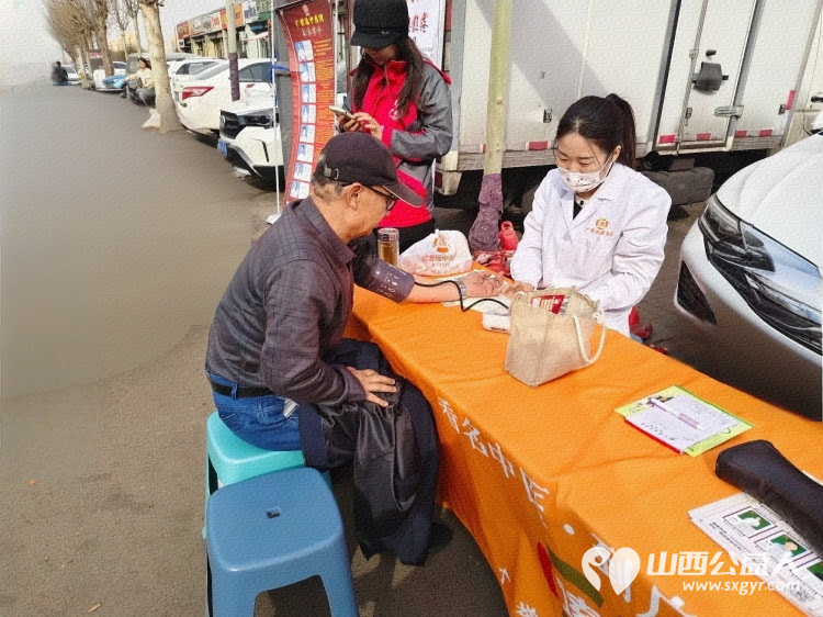 志愿服务进社区健康活动暖人心3月26日介休市敬老协会走进西关街道馨园路社区为老人们爱心理发义诊 - 第50张 - 山西公益人 志愿服务进社区健康活动暖人心3月26日介休市敬老协会走进西关街道馨园路社区为老人们爱心理发义诊 - 第50张