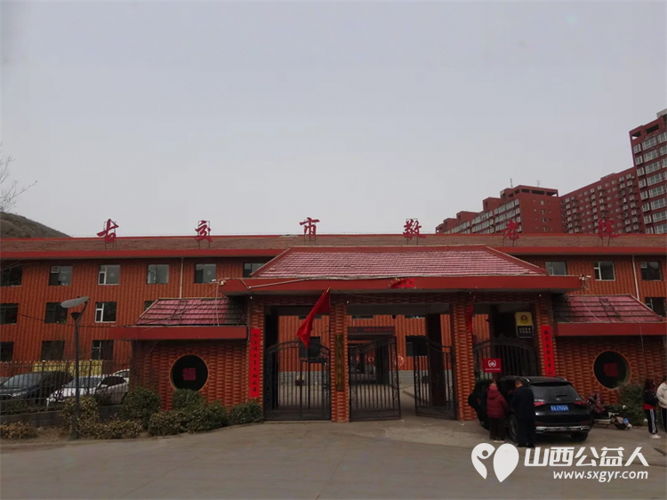 古交市“太原好人”薛建锋联合心连心艺术团小分队志愿者去古交市敬老院演出节目送上香甜的爱心面包 - 第14张 - 山西公益人 古交市“太原好人”薛建锋联合心连心艺术团小分队志愿者去古交市敬老院演出节目送上香甜的爱心面包 - 第14张