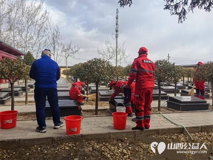 清明祭英烈 忠诚铸队魂——忻府区蓝盾应急救援队开展烈士陵园清明祭扫活动 - 第2张