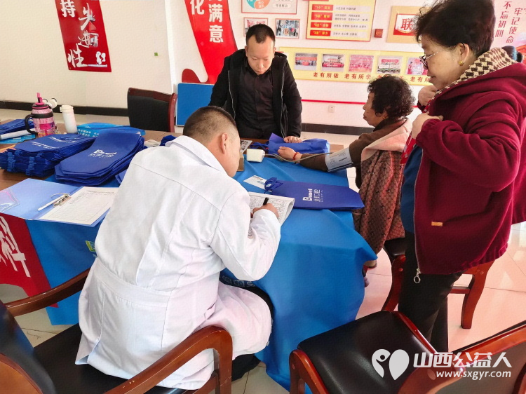 志愿服务进社区健康活动暖人心 介休市敬老协会志愿者2025年4月2日走进西南街道光明路社区服务老人 - 第15张 - 山西公益人 志愿服务进社区健康活动暖人心 介休市敬老协会志愿者2025年4月2日走进西南街道光明路社区服务老人 - 第15张