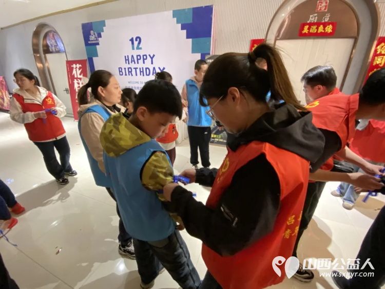 星光同行温暖相伴一场特别的融合观影活动由吕梁市离石区青年志愿者协会等爱心组织发起 - 第15张 - 山西公益人 星光同行温暖相伴一场特别的融合观影活动由吕梁市离石区青年志愿者协会等爱心组织发起 - 第15张