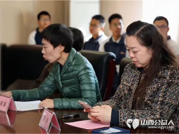 太原好人张会芳携爱心企业在太原师范学院附属中学举行爱心企业公益捐赠捐赠爱心读书卡 - 第5张