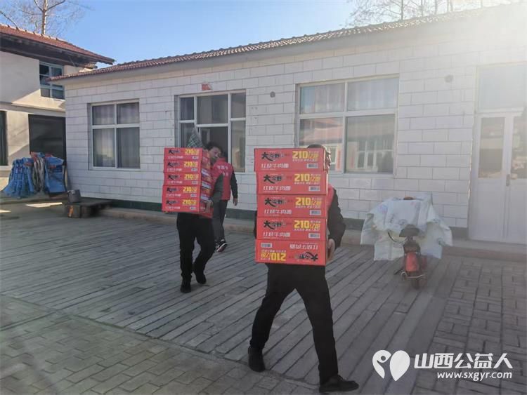 长治圆梦公益协会组织开展“暖春行---关爱山区孤寡患病老人”活动去长治市沁县端村和瓦窑沟两个村16户贫困户家庭捐助生活用品 - 第51张 - 山西公益人 长治圆梦公益协会组织开展“暖春行---关爱山区孤寡患病老人”活动去长治市沁县端村和瓦窑沟两个村16户贫困户家庭捐助生活用品 - 第51张