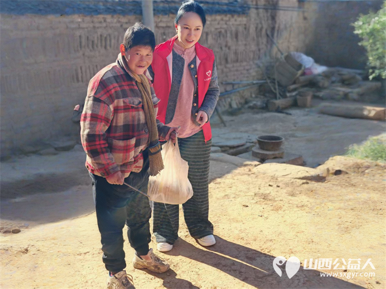 长治圆梦公益协会组织开展“暖春行---关爱山区孤寡患病老人”活动去长治市沁县端村和瓦窑沟两个村16户贫困户家庭捐助生活用品 - 第57张 - 山西公益人 长治圆梦公益协会组织开展“暖春行---关爱山区孤寡患病老人”活动去长治市沁县端村和瓦窑沟两个村16户贫困户家庭捐助生活用品 - 第57张