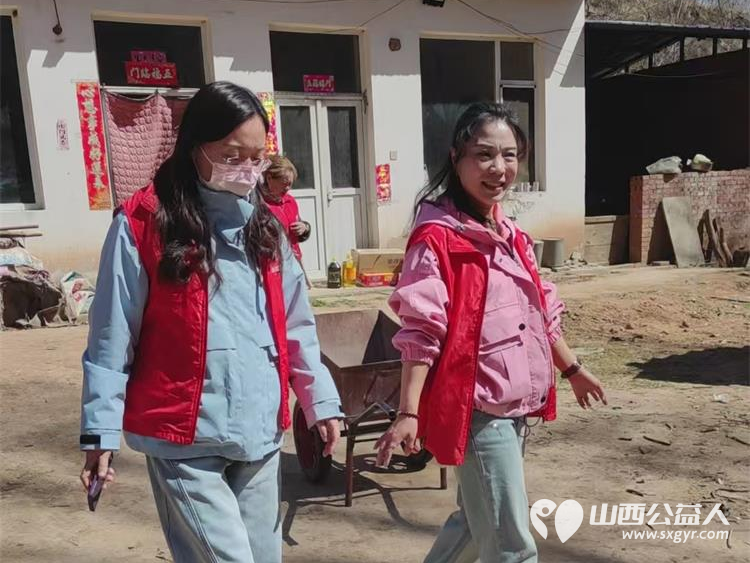 长治圆梦公益协会组织开展“暖春行---关爱山区孤寡患病老人”活动去长治市沁县端村和瓦窑沟两个村16户贫困户家庭捐助生活用品 - 第45张 - 山西公益人 长治圆梦公益协会组织开展“暖春行---关爱山区孤寡患病老人”活动去长治市沁县端村和瓦窑沟两个村16户贫困户家庭捐助生活用品 - 第45张