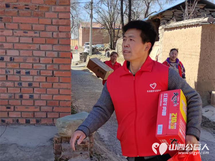 长治圆梦公益协会组织开展“暖春行---关爱山区孤寡患病老人”活动去长治市沁县端村和瓦窑沟两个村16户贫困户家庭捐助生活用品 - 第46张 - 山西公益人 长治圆梦公益协会组织开展“暖春行---关爱山区孤寡患病老人”活动去长治市沁县端村和瓦窑沟两个村16户贫困户家庭捐助生活用品 - 第46张