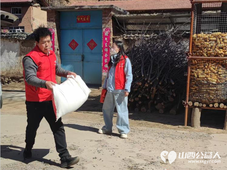 长治圆梦公益协会组织开展“暖春行---关爱山区孤寡患病老人”活动去长治市沁县端村和瓦窑沟两个村16户贫困户家庭捐助生活用品 - 第43张 - 山西公益人 长治圆梦公益协会组织开展“暖春行---关爱山区孤寡患病老人”活动去长治市沁县端村和瓦窑沟两个村16户贫困户家庭捐助生活用品 - 第43张