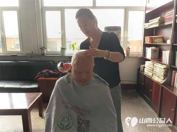 2025年4月6日介休市敬老协会敬老爱老助老活动来到绵山镇后党峪小区为60岁以上所有老人爱心理发量血压测视力白内障检查 - 第30张 - 山西公益人 2025年4月6日介休市敬老协会敬老爱老助老活动来到绵山镇后党峪小区为60岁以上所有老人爱心理发量血压测视力白内障检查 - 第30张