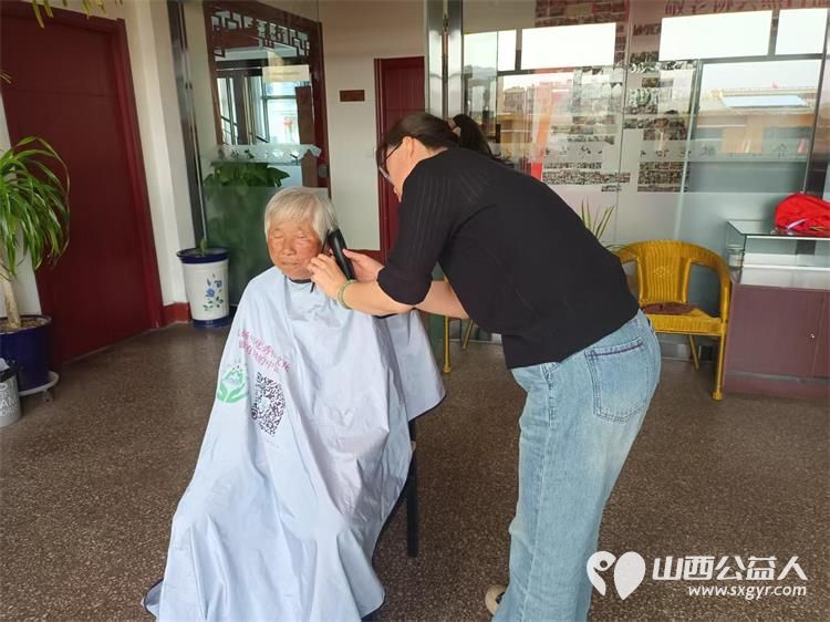 2025年4月6日介休市敬老协会敬老爱老助老活动来到绵山镇后党峪小区为60岁以上所有老人爱心理发量血压测视力白内障检查 - 第29张 - 山西公益人 2025年4月6日介休市敬老协会敬老爱老助老活动来到绵山镇后党峪小区为60岁以上所有老人爱心理发量血压测视力白内障检查 - 第29张
