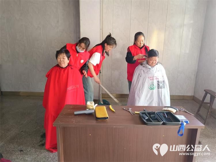 2025年4月6日介休市敬老协会敬老爱老助老活动来到绵山镇后党峪小区为60岁以上所有老人爱心理发量血压测视力白内障检查 - 第22张 - 山西公益人 2025年4月6日介休市敬老协会敬老爱老助老活动来到绵山镇后党峪小区为60岁以上所有老人爱心理发量血压测视力白内障检查 - 第22张