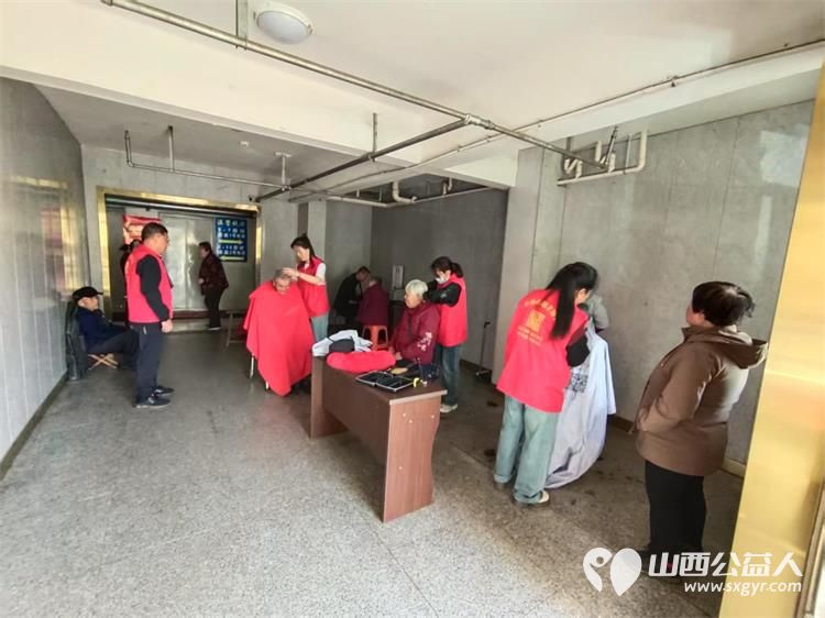 2025年4月6日介休市敬老协会敬老爱老助老活动来到绵山镇后党峪小区为60岁以上所有老人爱心理发量血压测视力白内障检查 - 第11张 - 山西公益人 2025年4月6日介休市敬老协会敬老爱老助老活动来到绵山镇后党峪小区为60岁以上所有老人爱心理发量血压测视力白内障检查 - 第11张