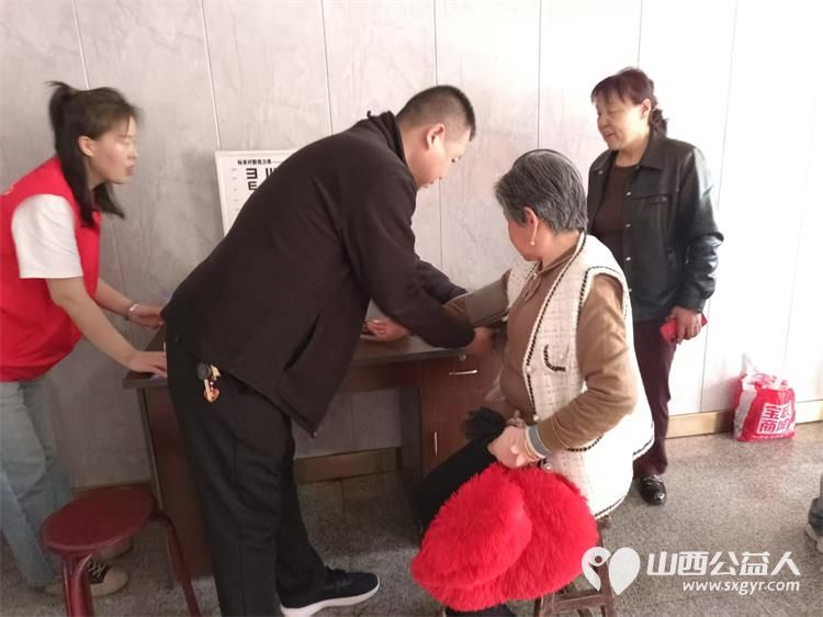 2025年4月6日介休市敬老协会敬老爱老助老活动来到绵山镇后党峪小区为60岁以上所有老人爱心理发量血压测视力白内障检查 - 第38张 - 山西公益人 2025年4月6日介休市敬老协会敬老爱老助老活动来到绵山镇后党峪小区为60岁以上所有老人爱心理发量血压测视力白内障检查 - 第38张