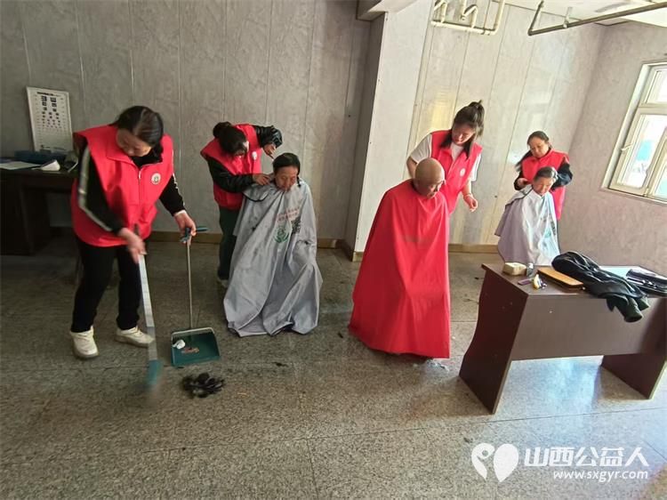 2025年4月6日介休市敬老协会敬老爱老助老活动来到绵山镇后党峪小区为60岁以上所有老人爱心理发量血压测视力白内障检查 - 第25张 - 山西公益人 2025年4月6日介休市敬老协会敬老爱老助老活动来到绵山镇后党峪小区为60岁以上所有老人爱心理发量血压测视力白内障检查 - 第25张