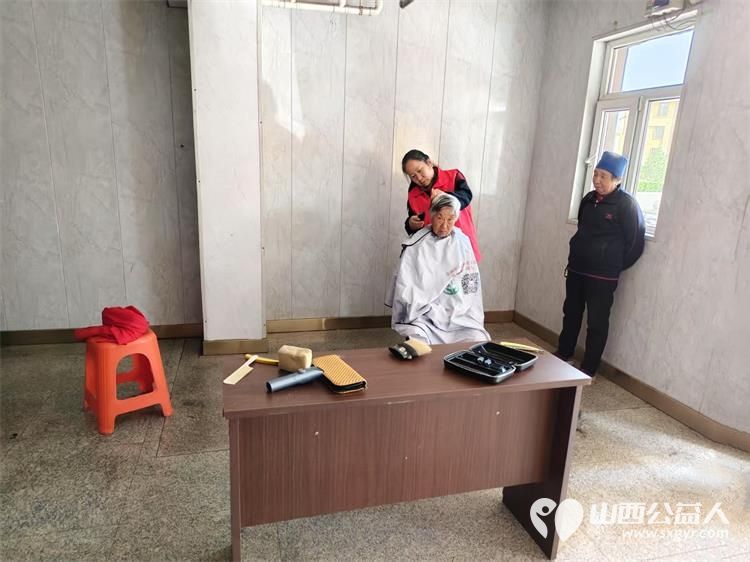 2025年4月6日介休市敬老协会敬老爱老助老活动来到绵山镇后党峪小区为60岁以上所有老人爱心理发量血压测视力白内障检查 - 第16张 - 山西公益人 2025年4月6日介休市敬老协会敬老爱老助老活动来到绵山镇后党峪小区为60岁以上所有老人爱心理发量血压测视力白内障检查 - 第16张