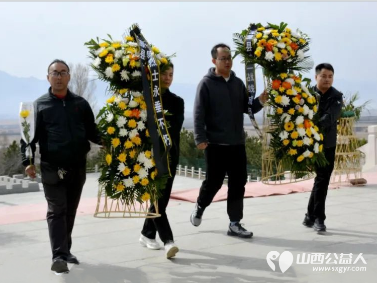 浑源县残联扶残助残志愿者协会组织志愿者去烈士陵园参加祭扫活动 - 第5张 - 山西公益人 浑源县残联扶残助残志愿者协会组织志愿者去烈士陵园参加祭扫活动 - 第5张