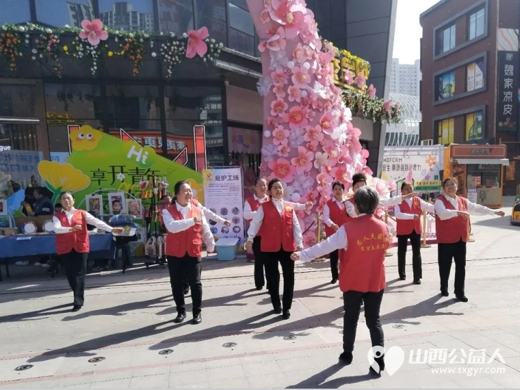 太原市安健儿公益服务中心在街道、社区、基金会、爱心企业以及志愿者等的大力支持下成功举办了“点亮星空，与爱同行”孤独症日公益活动 - 第6张