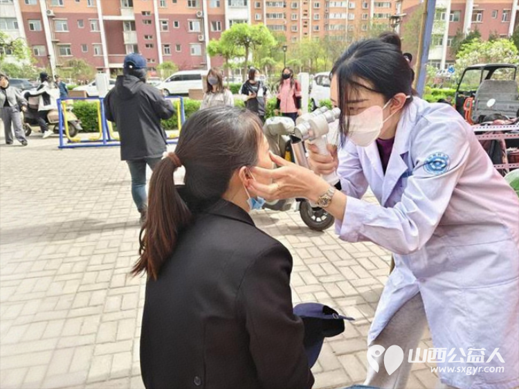 志愿服务进社区健康活动暖人心 介休市敬老协会志愿者2025年4月16日在北关街道彦博路社区为老人们爱心理发、按摩理疗、义诊 - 第33张 - 山西公益人 志愿服务进社区健康活动暖人心 介休市敬老协会志愿者2025年4月16日在北关街道彦博路社区为老人们爱心理发、按摩理疗、义诊 - 第33张